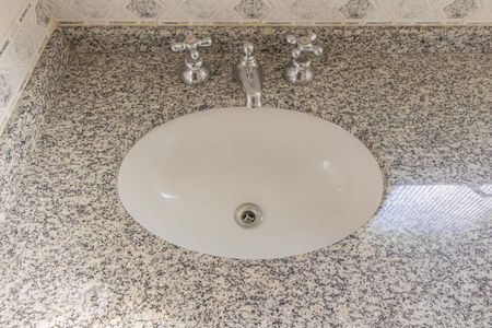 Banheiro social  de apartamento para alugar com 4 quartos, 190m² em Paraíso, São Paulo