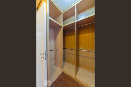 Apartamento para alugar com 190m², 4 quartos e 3 vagasQuarto 4 - Suíte - Armários