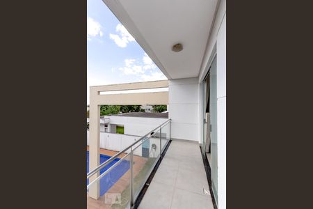 Casa de condomínio para alugar com 300m², 4 quartos e 4 vagasSacada do quarto 3