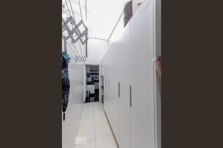 Casa de condomínio para alugar com 300m², 4 quartos e 4 vagasÁrea de serviço