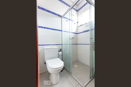 Casa de condomínio para alugar com 300m², 4 quartos e 4 vagasBanheiro do quarto 2