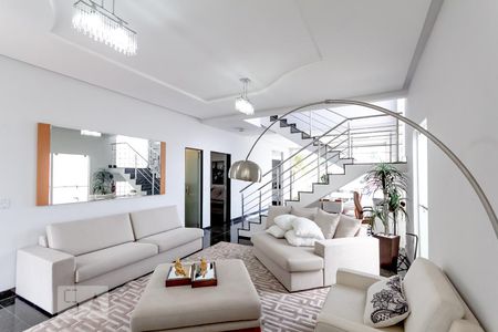 Sala 1 de casa de condomínio para alugar com 4 quartos, 300m² em Loteamento Portal do Sol I, Goiânia