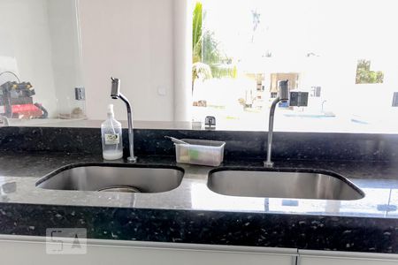 Casa de condomínio para alugar com 300m², 4 quartos e 4 vagasCozinha 