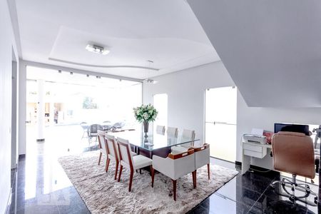 Sala 1 de casa de condomínio para alugar com 4 quartos, 300m² em Loteamento Portal do Sol I, Goiânia