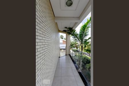 Casa de condomínio para alugar com 300m², 4 quartos e 4 vagasSacada do quarto 1