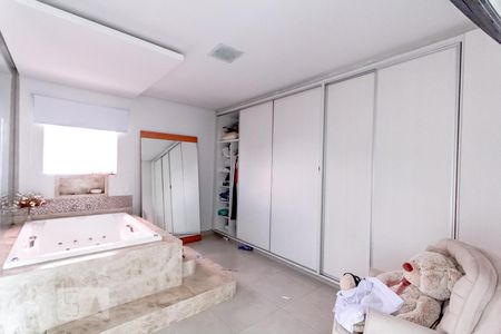 Casa de condomínio para alugar com 300m², 4 quartos e 4 vagasBanheiro do Quarto 1