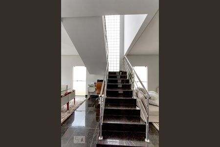 Sala 1 de casa de condomínio para alugar com 4 quartos, 300m² em Loteamento Portal do Sol I, Goiânia