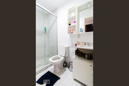 Banheiro de apartamento para alugar com 2 quartos, 64m² em Partenon, Porto Alegre