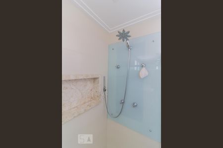 Apartamento à venda com 93m², 2 quartos e 2 vagas Apartamento à venda com 93m², 2 quartos e 2 vagasChuveiro da suíte