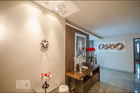 Entrada de apartamento para alugar com 4 quartos, 150m² em Buritis, Belo Horizonte