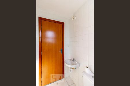 Banheiro de apartamento à venda com 2 quartos, 55m² em Parque Copacabana, Belo Horizonte