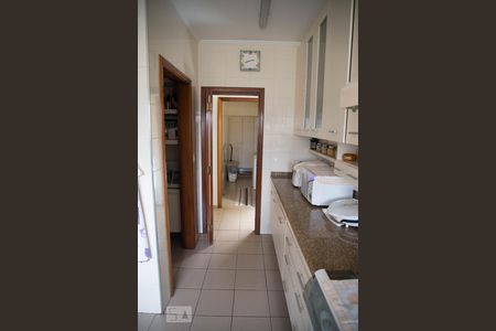 Casa à venda com 342m², 4 quartos e 4 vagas Casa à venda com 342m², 4 quartos e 4 vagasCozinha