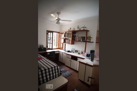 Casa à venda com 342m², 4 quartos e 4 vagas Casa à venda com 342m², 4 quartos e 4 vagasSuite 3