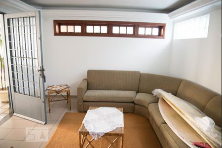 Casa à venda com 342m², 4 quartos e 4 vagas Casa à venda com 342m², 4 quartos e 4 vagasSala jogos