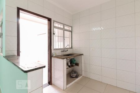 Cozinha de casa para alugar com 1 quarto, 45m² em Vila Lúcia, São Paulo