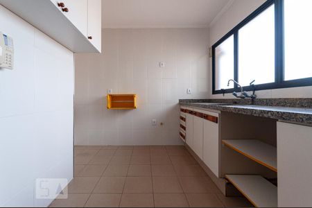 Apartamento à venda com 98m², 2 quartos e 2 vagasCozinha