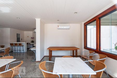 Apartamento à venda com 98m², 2 quartos e 2 vagasÁrea comum - Salão de festas