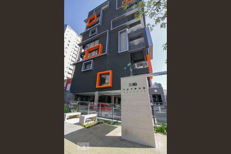 Studio para alugar com 42m², 1 quarto e 1 vaga Studio para alugar com 42m², 1 quarto e 1 vagaFachada