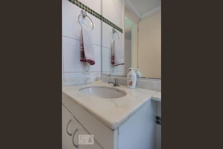 Banheiro de apartamento para alugar com 3 quartos, 68m² em Jardim Nova Europa, Campinas