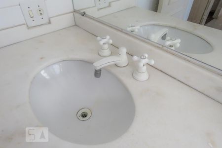 Apartamento à venda com 69m², 2 quartos e 1 vaga Apartamento à venda com 69m², 2 quartos e 1 vagaBanheiro