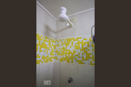 Apartamento à venda com 82m², 2 quartos e sem vaga Apartamento à venda com 82m², 2 quartos e sem vagaBanheiro social detalhe