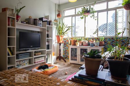 Apartamento à venda com 82m², 2 quartos e sem vaga Apartamento à venda com 82m², 2 quartos e sem vagaSala de estar
