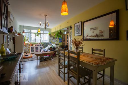 Apartamento à venda com 82m², 2 quartos e sem vaga Apartamento à venda com 82m², 2 quartos e sem vagaSala