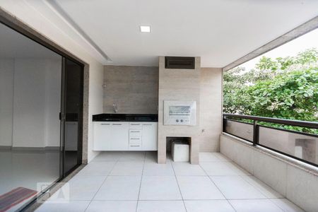 Apartamento à venda com 105m², 3 quartos e 2 vagasVaranda