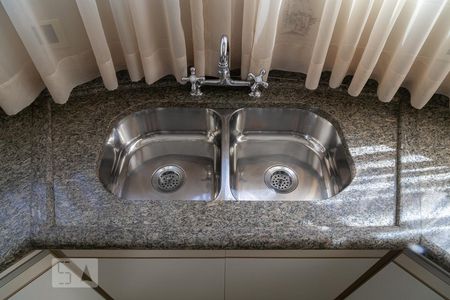 Apartamento à venda com 312m², 4 quartos e 4 vagas Apartamento à venda com 312m², 4 quartos e 4 vagasDetalhe da cozinha