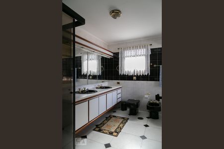 Apartamento à venda com 312m², 4 quartos e 4 vagas Apartamento à venda com 312m², 4 quartos e 4 vagasBanheiro da suíte 4