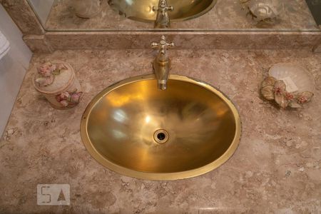 Apartamento à venda com 312m², 4 quartos e 4 vagas Apartamento à venda com 312m², 4 quartos e 4 vagasDetalhe do lavabo