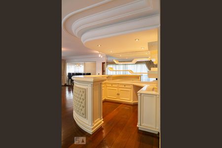 Apartamento à venda com 312m², 4 quartos e 4 vagas Apartamento à venda com 312m², 4 quartos e 4 vagasSala