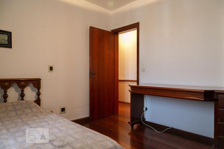 Apartamento à venda com 312m², 4 quartos e 4 vagas Apartamento à venda com 312m², 4 quartos e 4 vagasSuíte 3