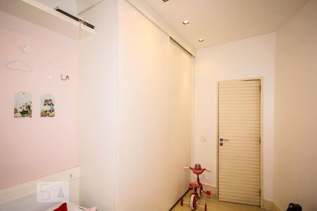Apartamento à venda com 135m², 3 quartos e 1 vagaQuarto 2