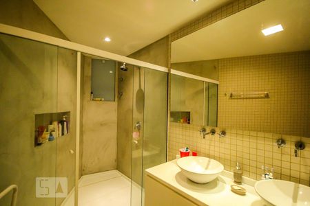 Apartamento à venda com 135m², 3 quartos e 1 vagaSuite