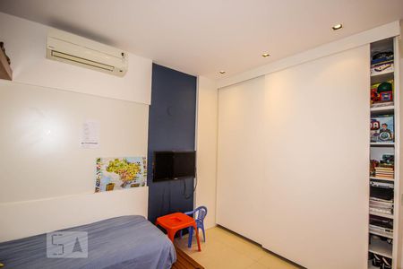 Apartamento à venda com 135m², 3 quartos e 1 vagaQuarto1