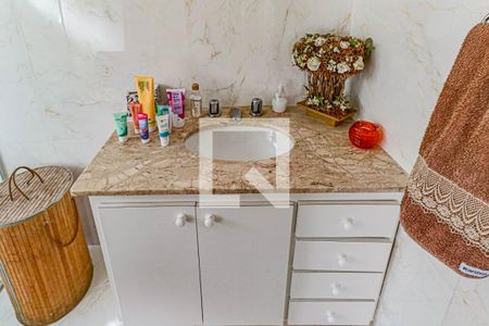 Casa à venda com 200m², 3 quartos e 3 vagasBanheiro social