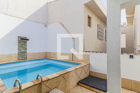 Casa à venda com 200m², 3 quartos e 3 vagasPiscina