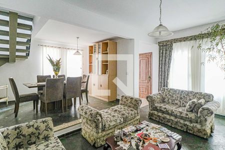 Sala de casa à venda com 3 quartos, 200m² em Cidade São Francisco, São Paulo