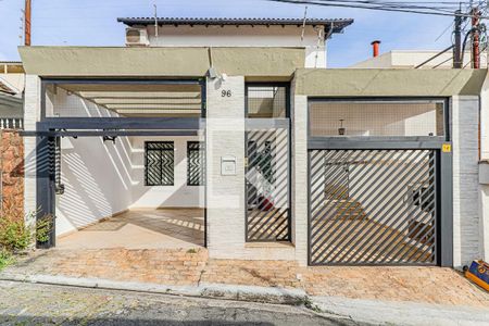 Casa à venda com 200m², 3 quartos e 3 vagasFachada