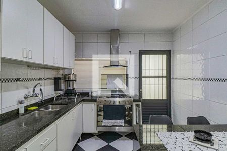 Casa à venda com 200m², 3 quartos e 3 vagasCozinha