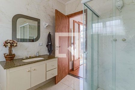 Casa à venda com 200m², 3 quartos e 3 vagasSuite - Banheiro