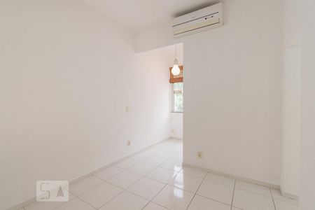 Apartamento à venda com 38m², 1 quarto e sem vagaSala