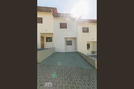 Casa de condomínio à venda com 60m², 2 quartos e 1 vagaFachada
