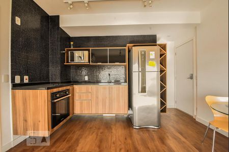 Cozinha de apartamento para alugar com 1 quarto, 50m² em Santo Amaro, São Paulo