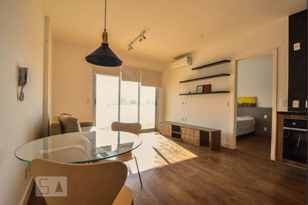 Sala de apartamento para alugar com 1 quarto, 50m² em Santo Amaro, São Paulo