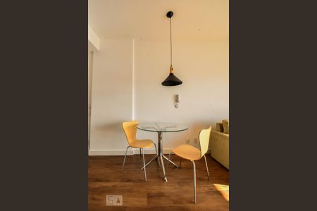 Sala de apartamento para alugar com 1 quarto, 50m² em Santo Amaro, São Paulo