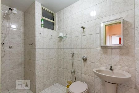 Apartamento para alugar com 64m², 2 quartos e sem vagaBanheiro 