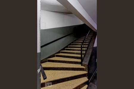 Apartamento para alugar com 64m², 2 quartos e sem vagaEscadas  