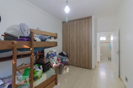 Casa à venda com 280m², 4 quartos e 5 vagas Casa à venda com 280m², 4 quartos e 5 vagasQuarto 4